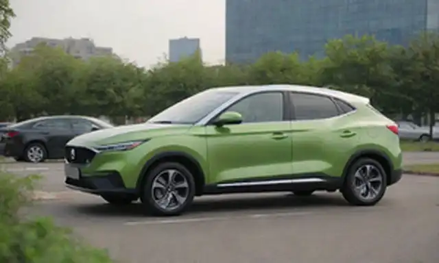 2022 MG4 coche eléctrico en un estacionamiento soleado, rodeado de plantas ecológicas, con un paisaje urbano en el fondo, con edificios verdes y paneles solares, y mostrando los vehículos diseño elegante, tamaño compacto, y el detalle del puerto de carga