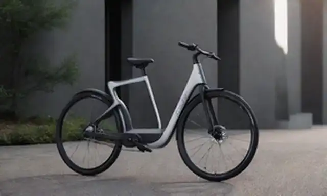 2020 Mercedes-Benz e-bike con diseño elegante, aerodinámico, esquema de color audaz, destacados faros y luces traseras, bordes futuristas de rueda, manillares ergonómicos, asiento minimalista y prominente rack trasero para carga, mostrando tecnología avanzada y características ecológicas