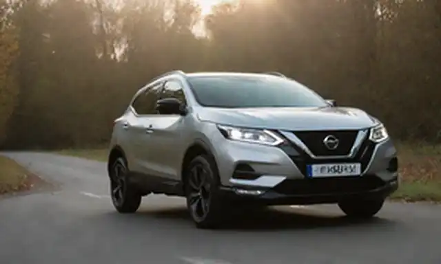 2024 Vista frontal Nissan Qashqai con diseño elegante