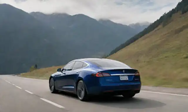 2020 Tesla Model S sedán