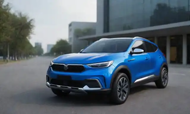 coche 3D renderizado, esquema de color azul eléctrico, diseño SUV compacto, líneas elegantes, faros LED, ruedas futuristas, rejilla minimalista, acentos cromáticos, tejado de colores oscuros, detalles sutiles del pliegue, y un sentido del movimiento como si fuera en carretera